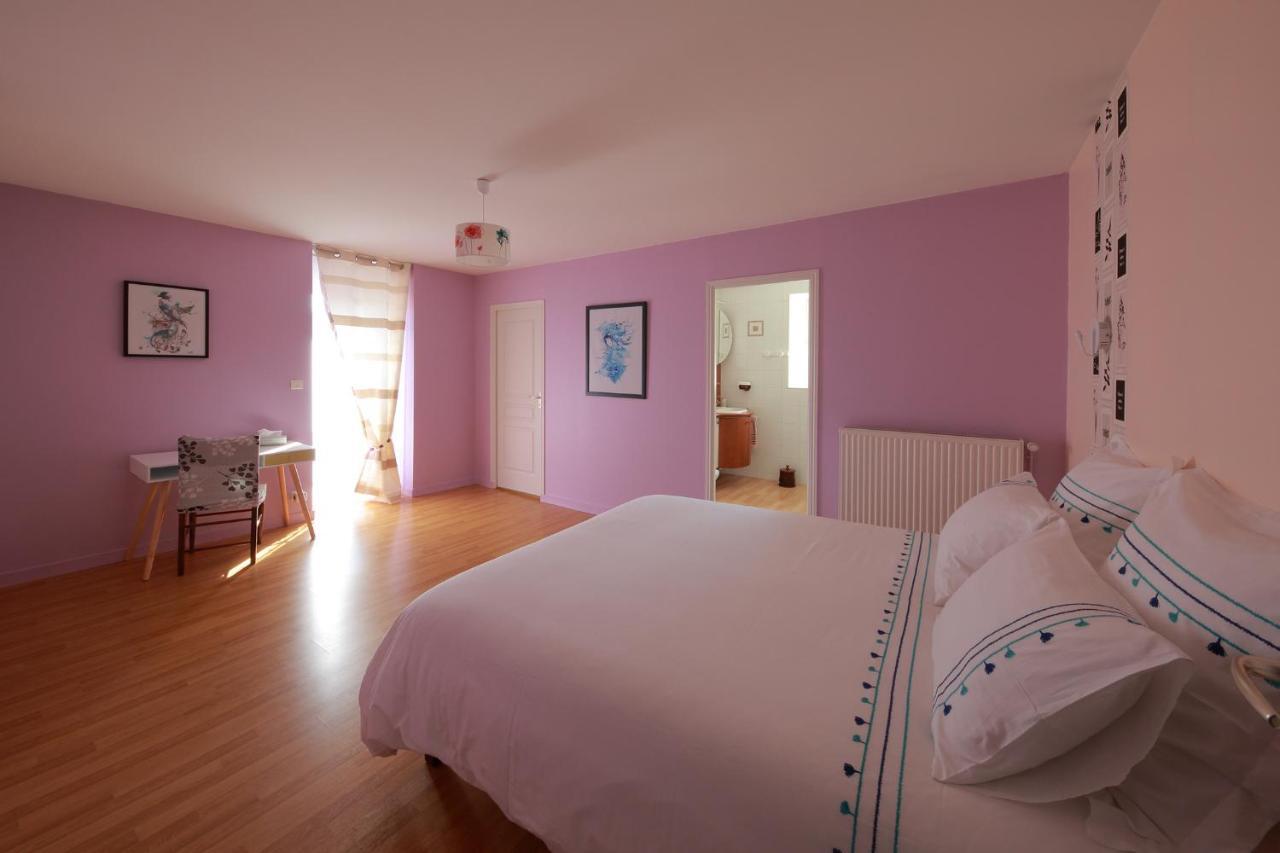 Gite La Loge Des Fees Latille Ngoại thất bức ảnh